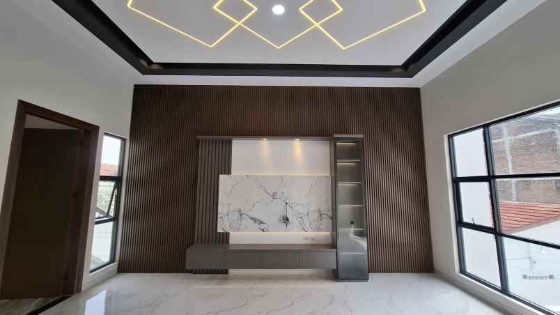 dijual rumah sinduharjo