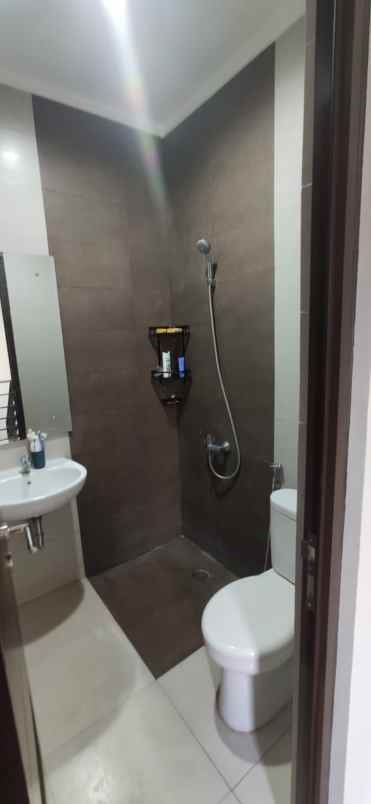 dijual rumah summarecon bekasi cluster