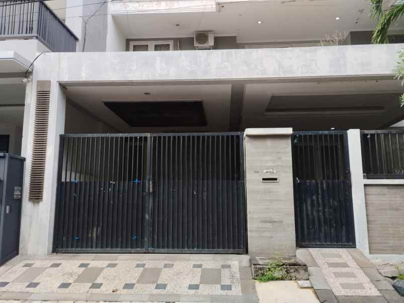 dijual rumah sutorejo prima