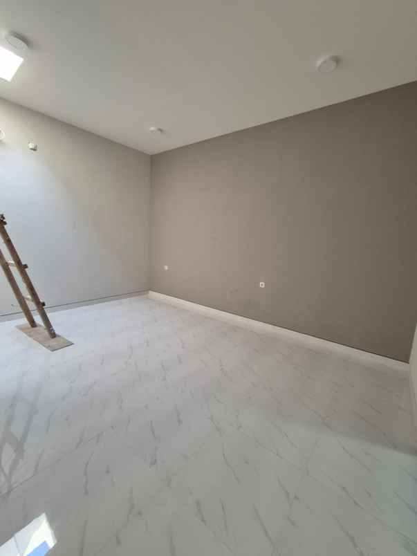 dijual rumah sutorejo prima utara