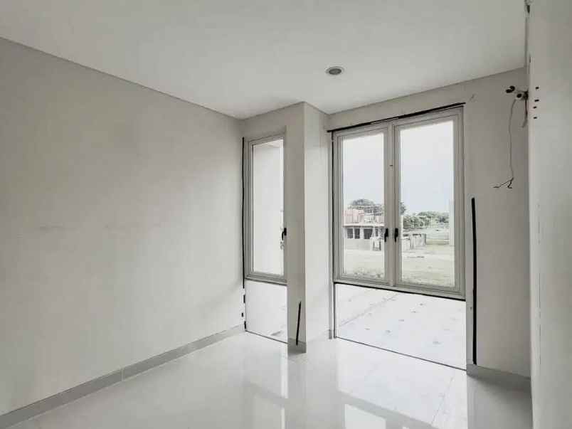 dijual rumah suvadiva grand island