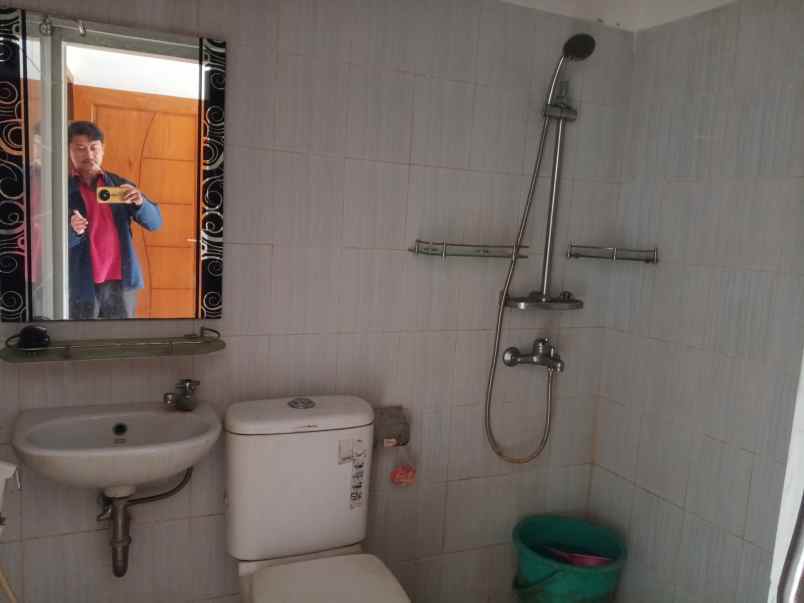 dijual rumah taman graha asri 2