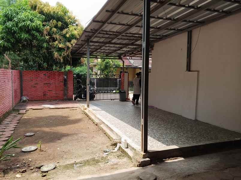 dijual rumah taman graha asri 2