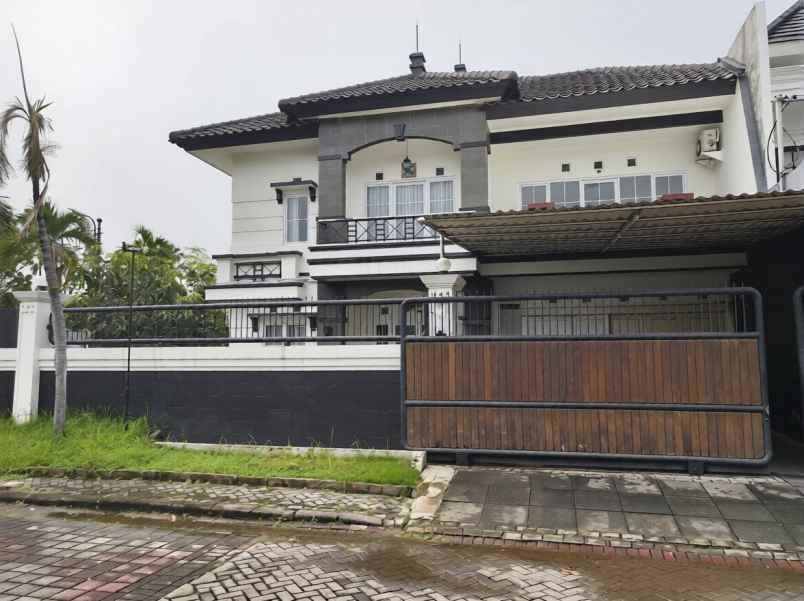 dijual rumah taman ratu dian istana