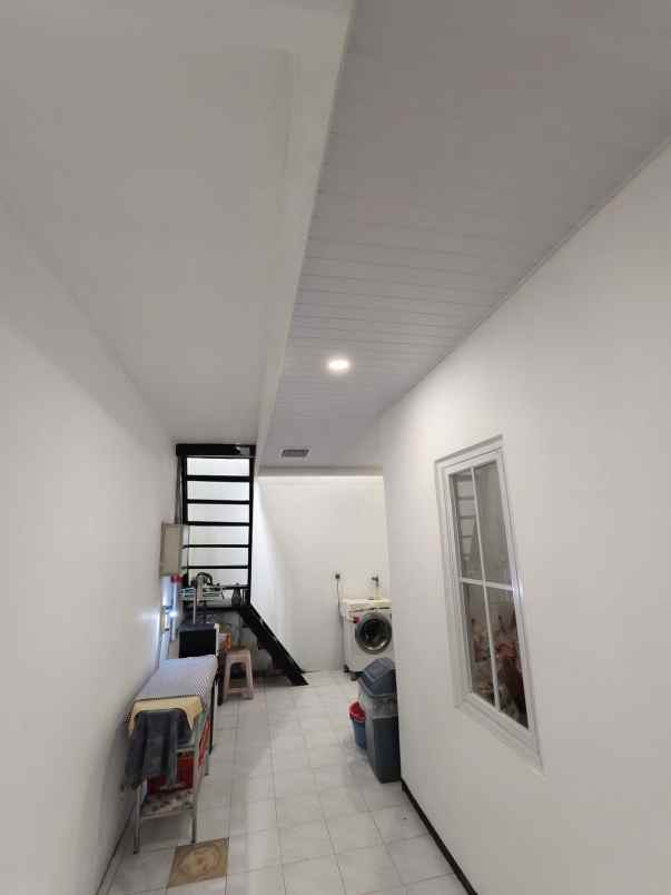 dijual rumah taman ratu dian istana