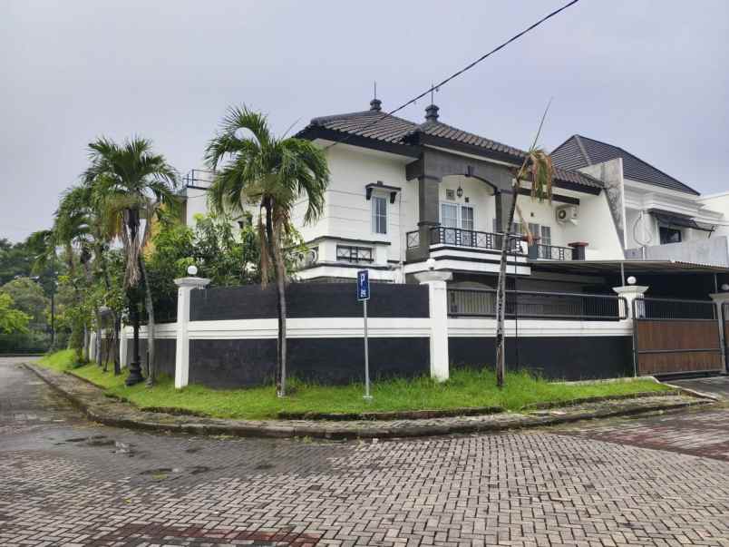 dijual rumah taman ratu dian istana