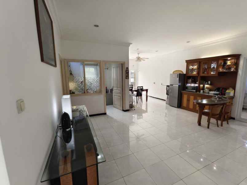 dijual rumah taman ratu dian istana