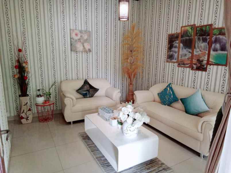 dijual rumah taman rempoa indah