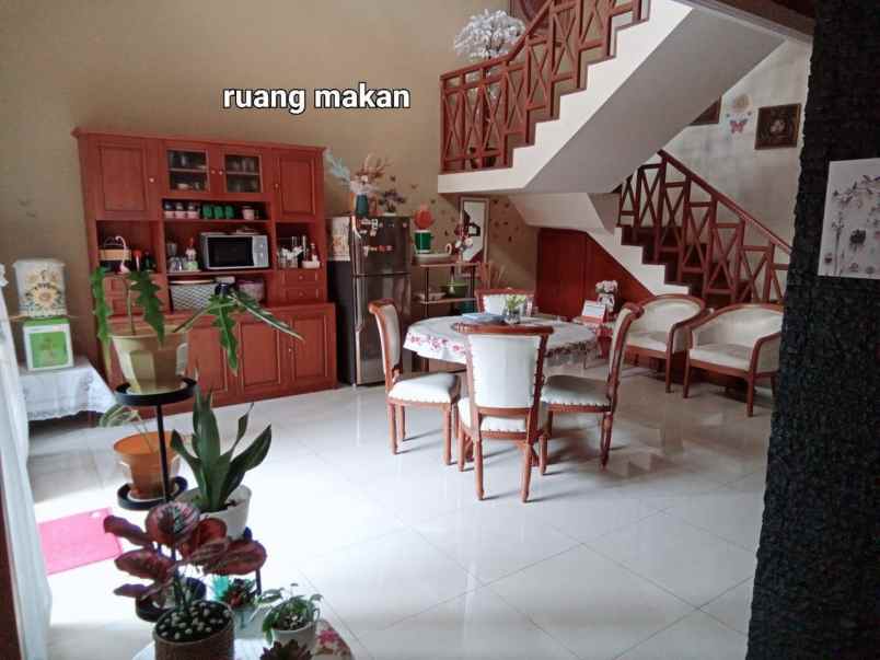 dijual rumah taman rempoa indah