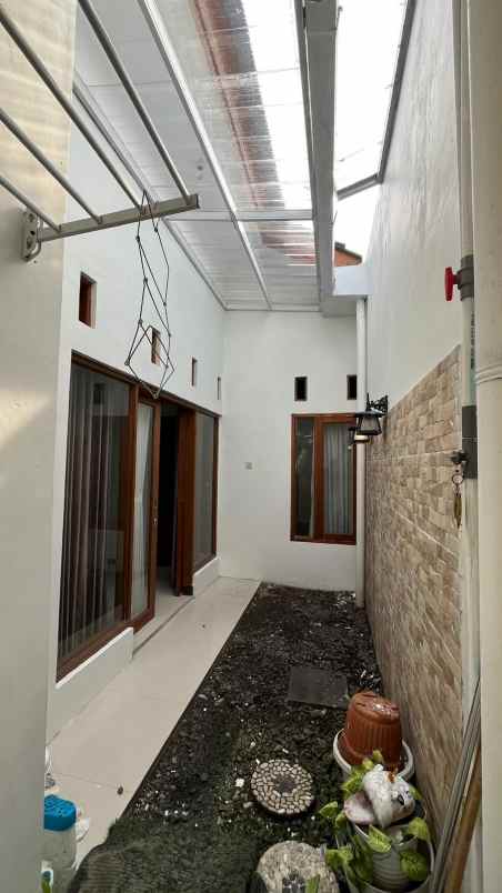 dijual rumah tamanan