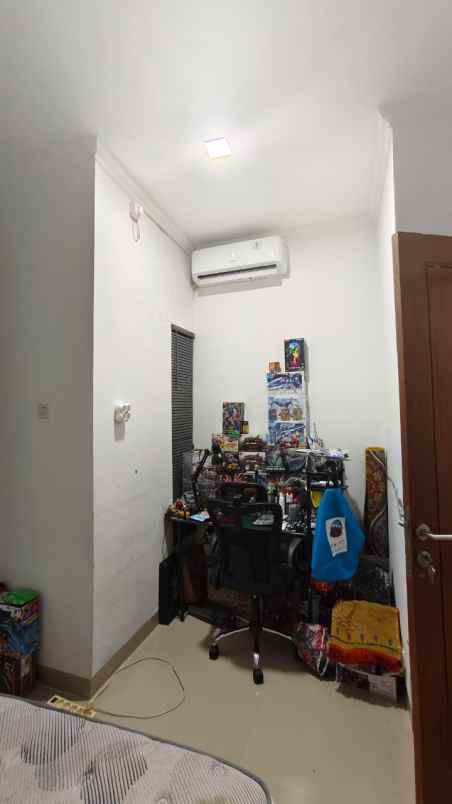 dijual rumah tanbassa depok residence