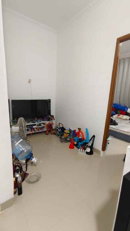 dijual rumah tanbassa depok residence