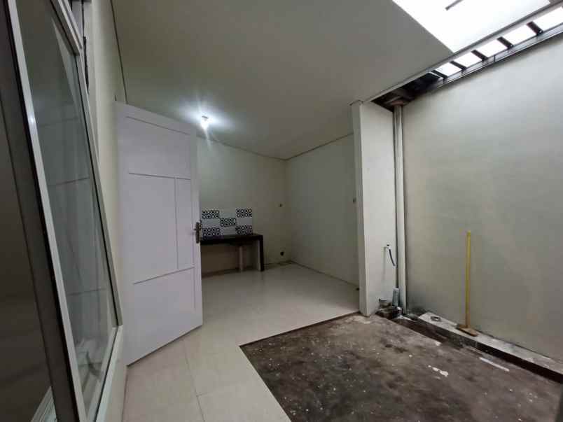 dijual rumah tapos sukatani depok