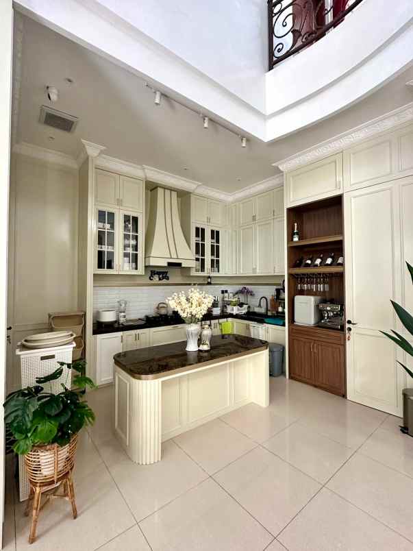 dijual rumah tembalang