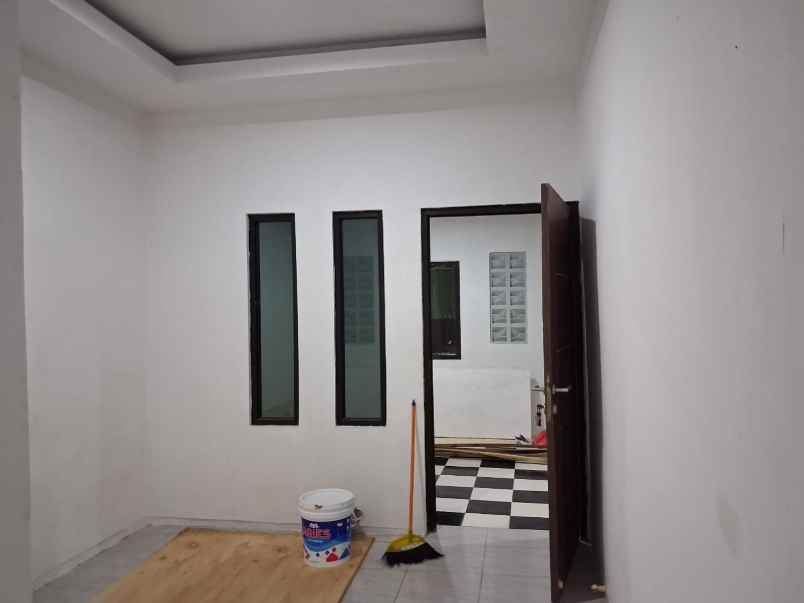 dijual rumah tembalang