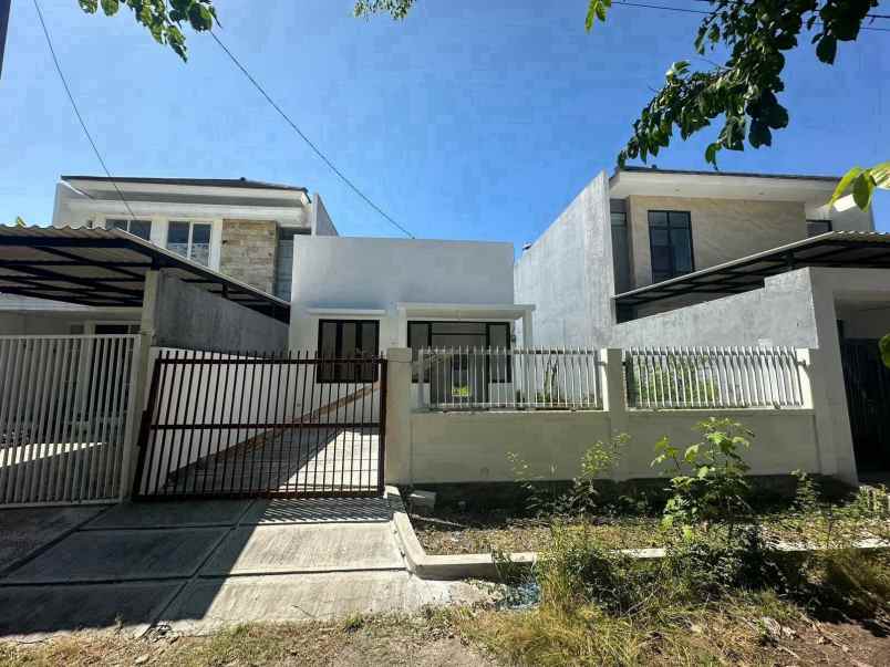 dijual rumah tenggilis mejoyo