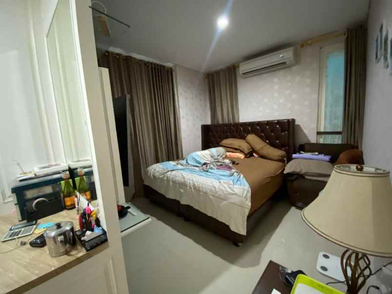 dijual rumah the greenlake citraland blok cm