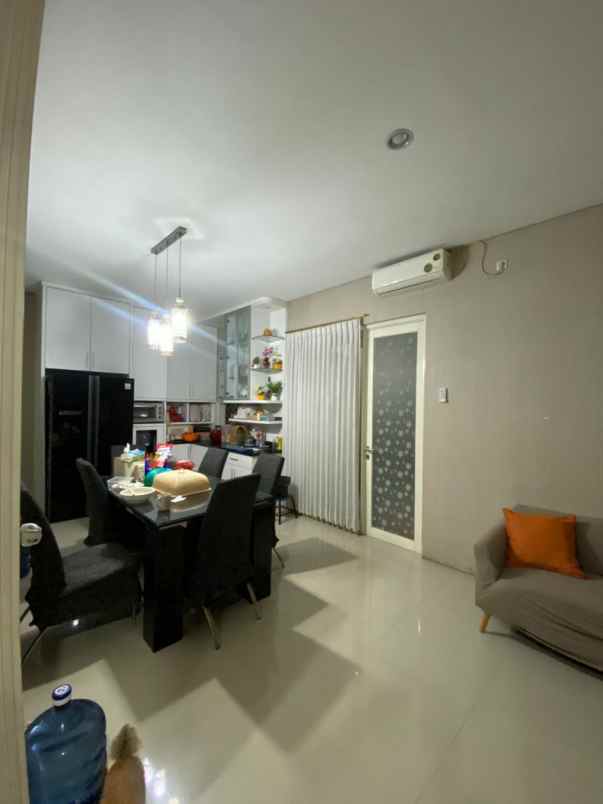 dijual rumah the greenlake citraland blok cm