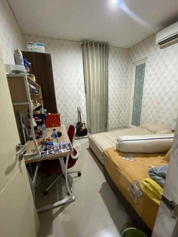 dijual rumah the greenlake citraland blok cm