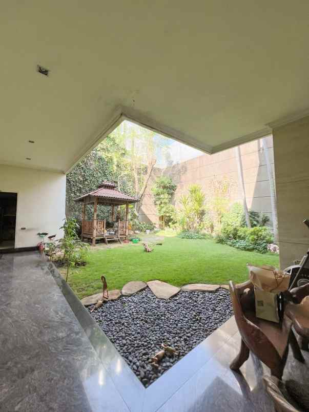 dijual rumah vbr 1 pakuwon indah