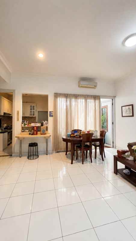dijual rumah villa bintaro indah