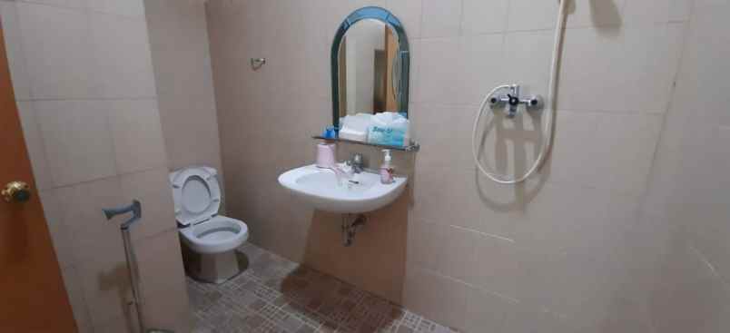 dijual rumah villa bukit mas mediterania