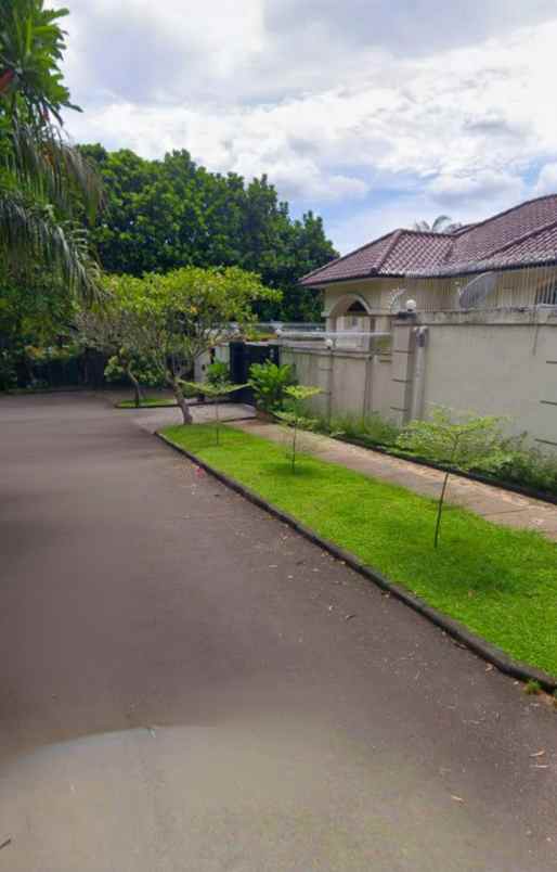dijual rumah villa cinere mas
