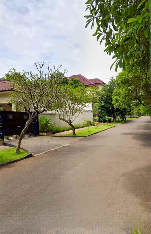dijual rumah villa cinere mas