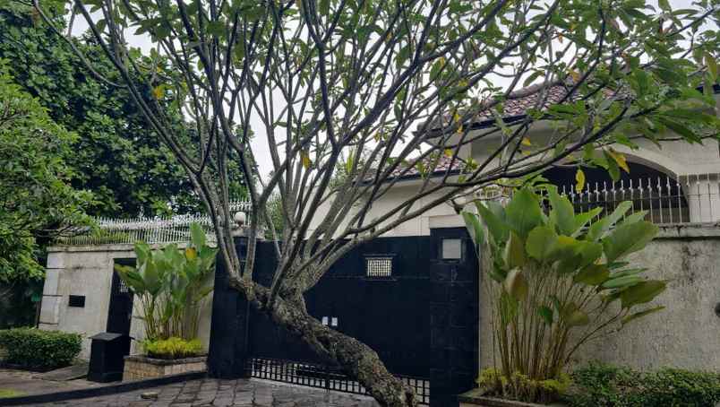 dijual rumah villa cinere mas