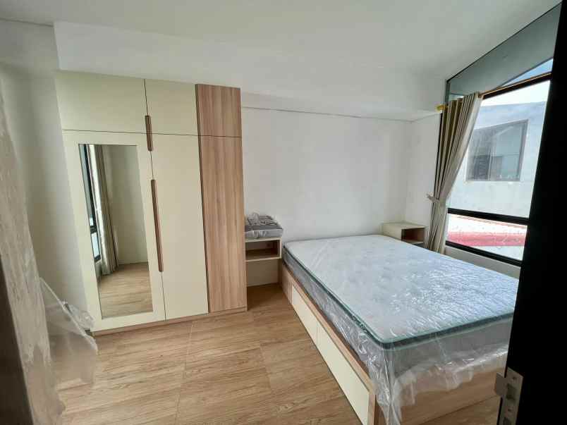dijual rumah waterfront estate lippo cikarang selatan