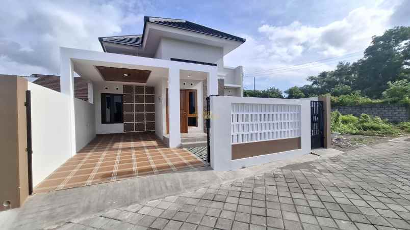 dijual rumah wedomartani ngemplak