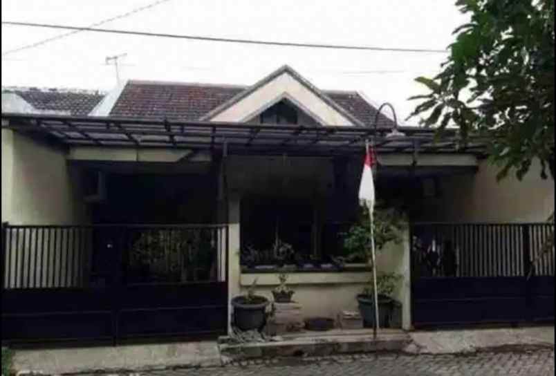 dijual rumah wiguna