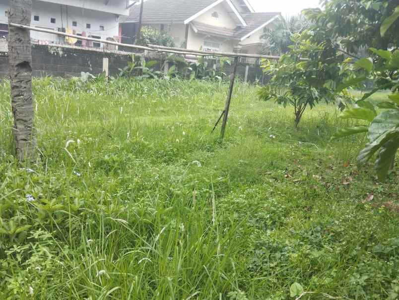 dijual tanah beserta bangunan kost an