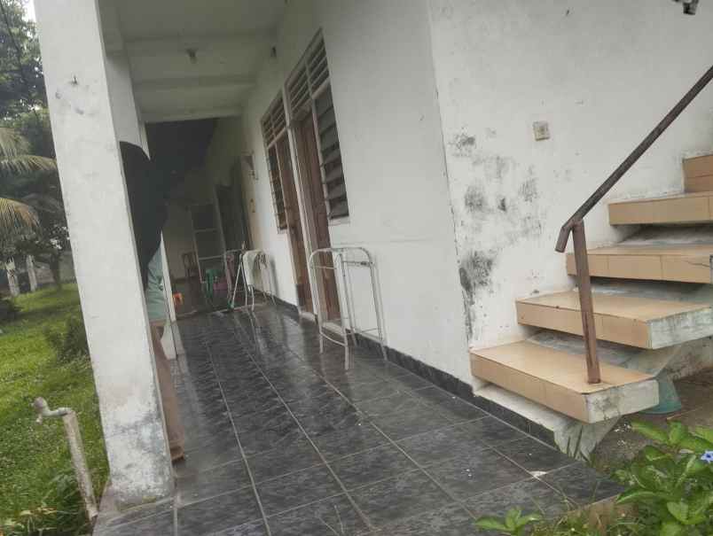 dijual tanah beserta bangunan kost an