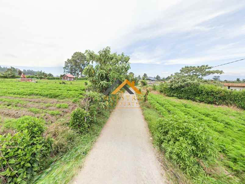 dijual tanah jalan merdeka karo