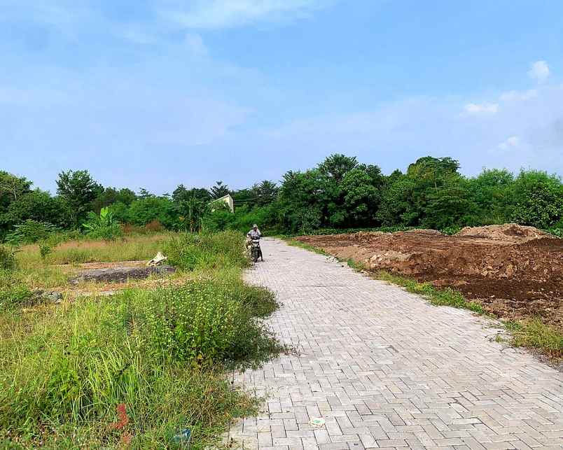 dijual tanah jl kabupaten trihanggo