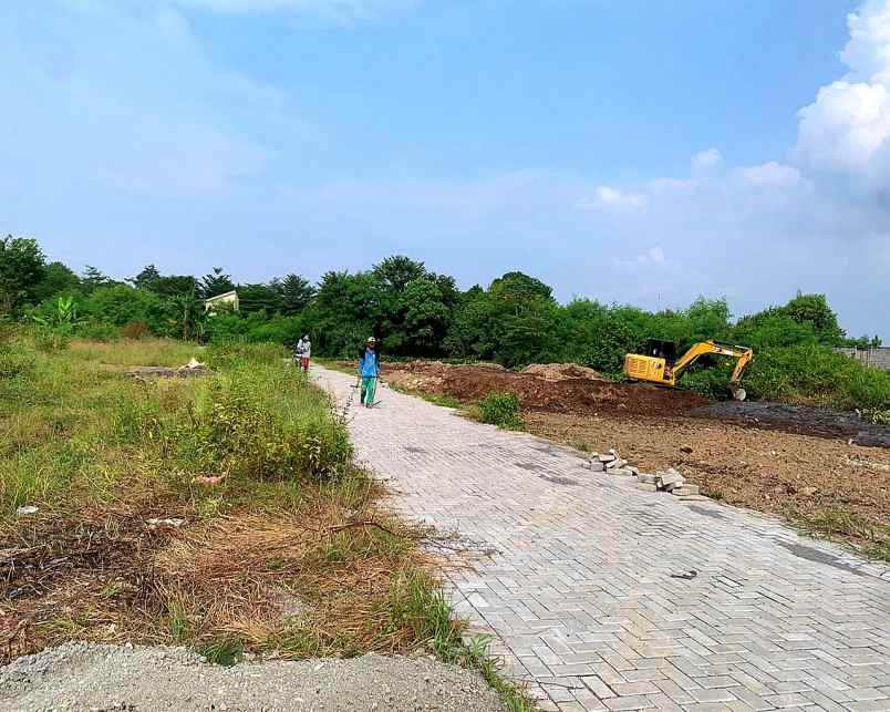 dijual tanah jl kabupaten trihanggo