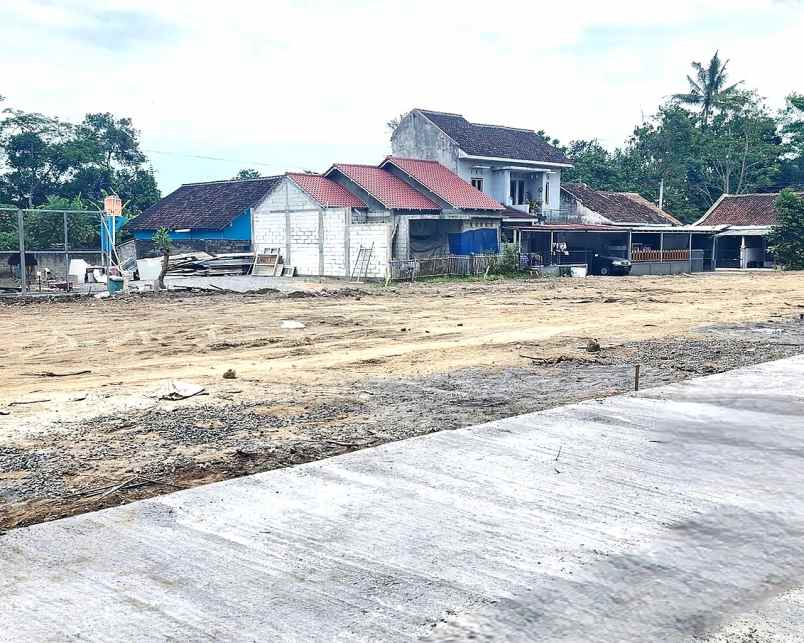 dijual tanah jl kabupaten trihanggo