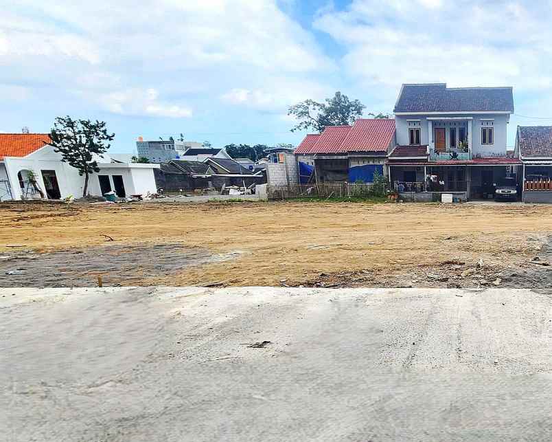 dijual tanah jl kabupaten trihanggo