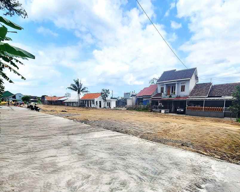 dijual tanah jl kabupaten trihanggo