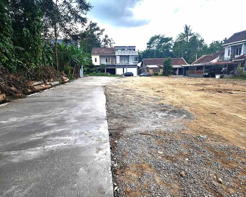 dijual tanah jl kabupaten trihanggo