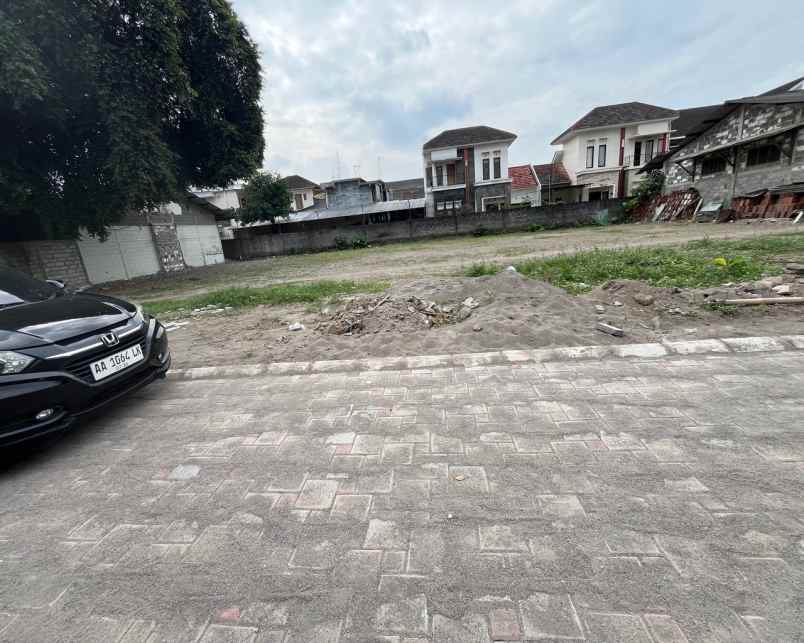 dijual tanah jl plemburan pogung lor
