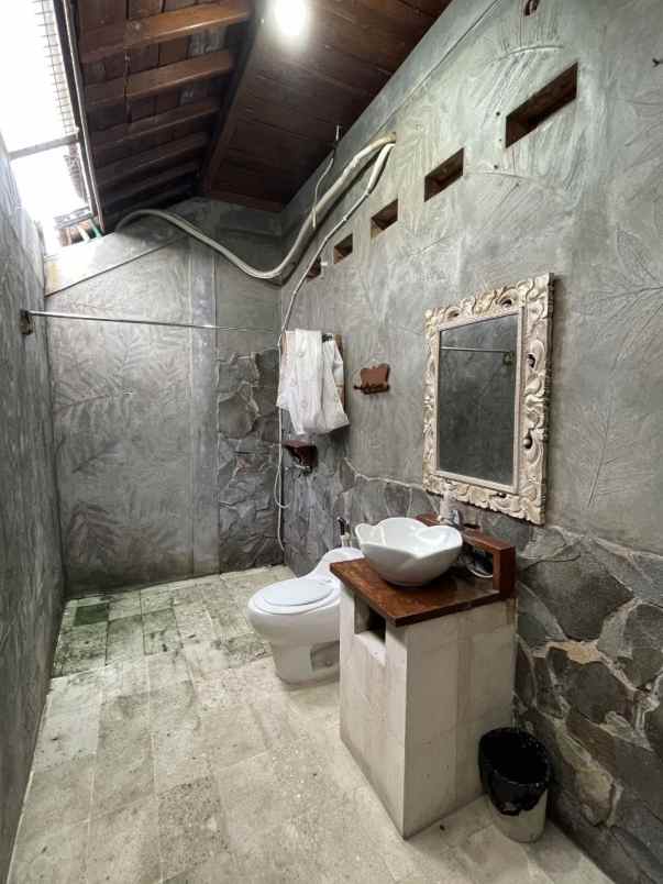 dijual villa babadan wedomartani