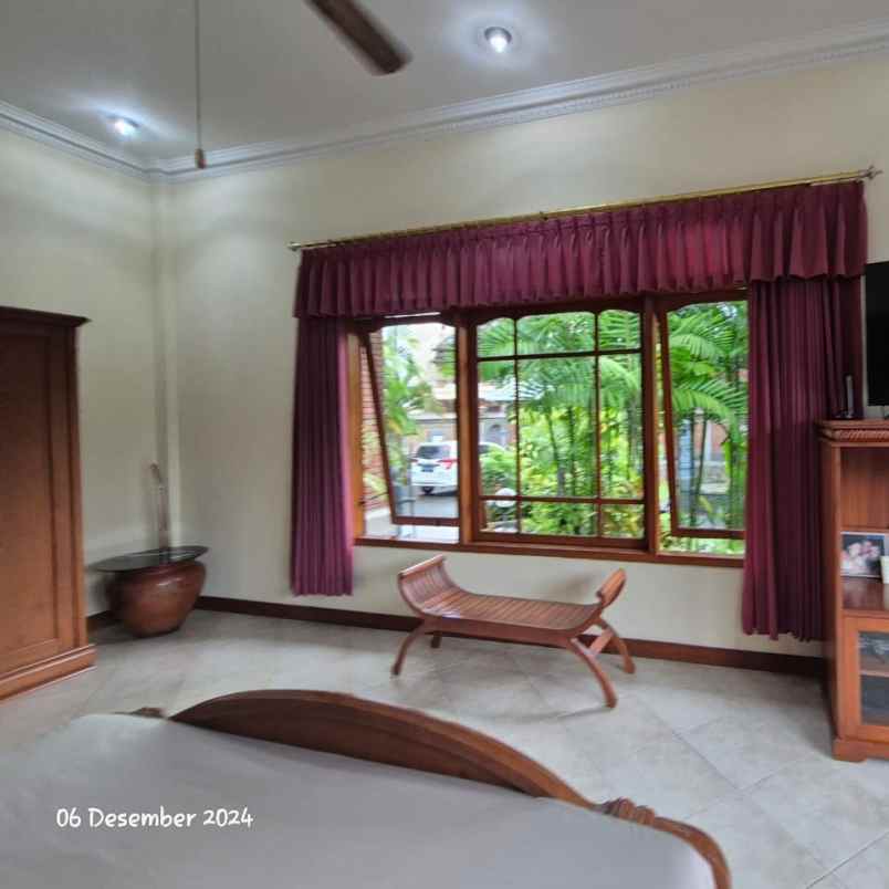 dijual villa depan bandara