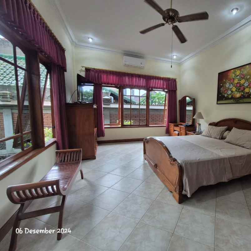 dijual villa depan bandara