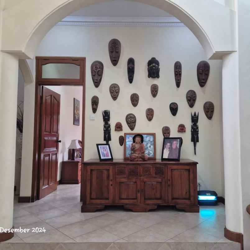 dijual villa depan bandara