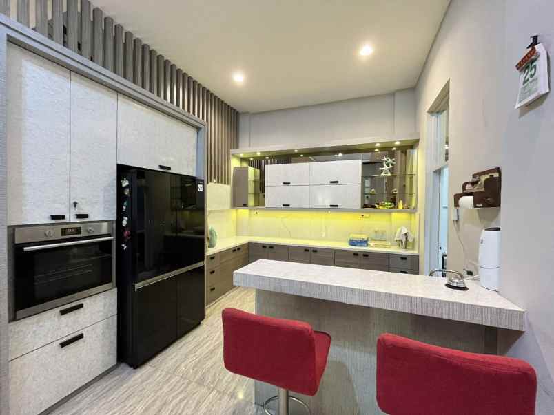 dijual villa hook komplek grand cemara asri