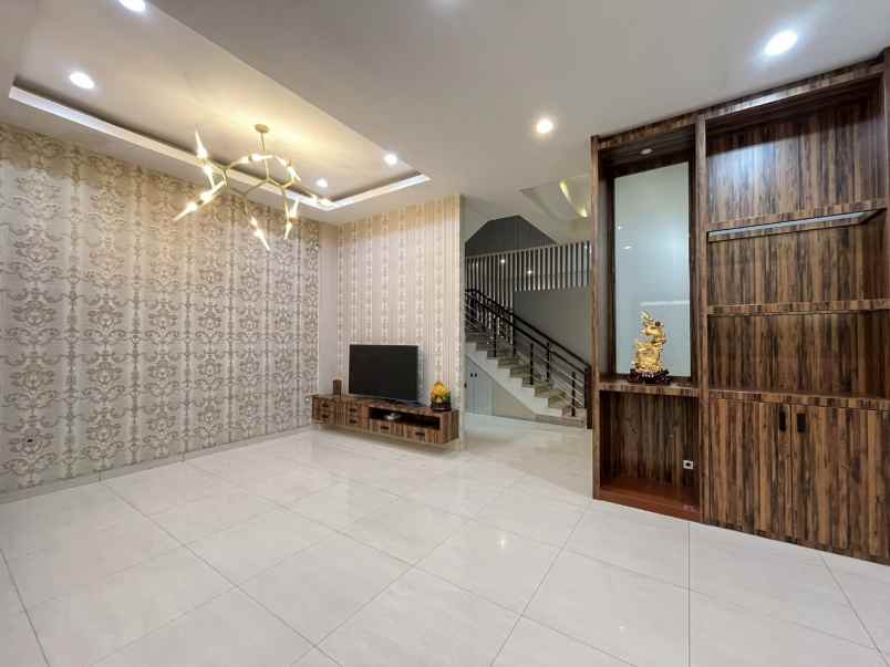 dijual villa hook komplek grand cemara asri