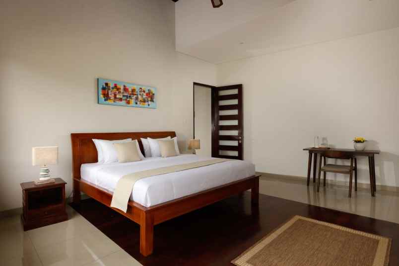 dijual villa jalan dharmawangsa