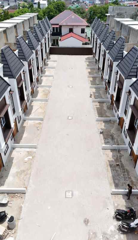 dijual villa jalan suka budi katamso